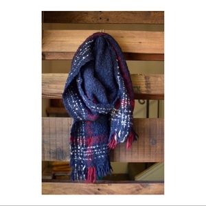 MOVING SALE‼️ Large fluffy scarf